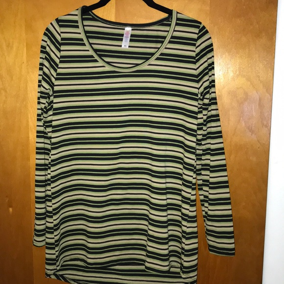 Xs lynnae lularoe - Picture 1 of 2